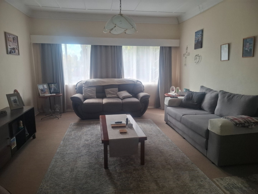 To Let 3 Bedroom Property for Rent in Suidrand Free State